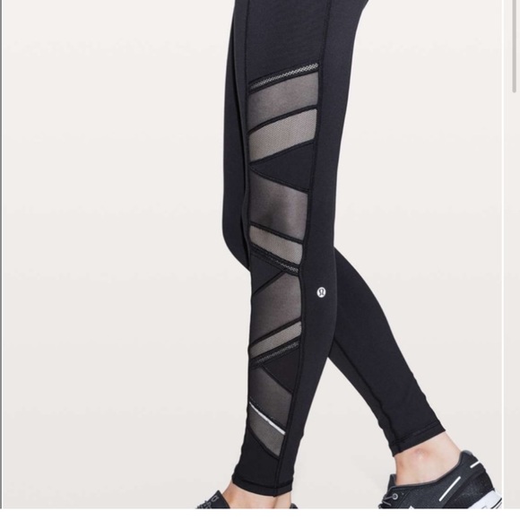 Lululemon Black Mesh Zig Zag Leggings - Picture 2 of 5
